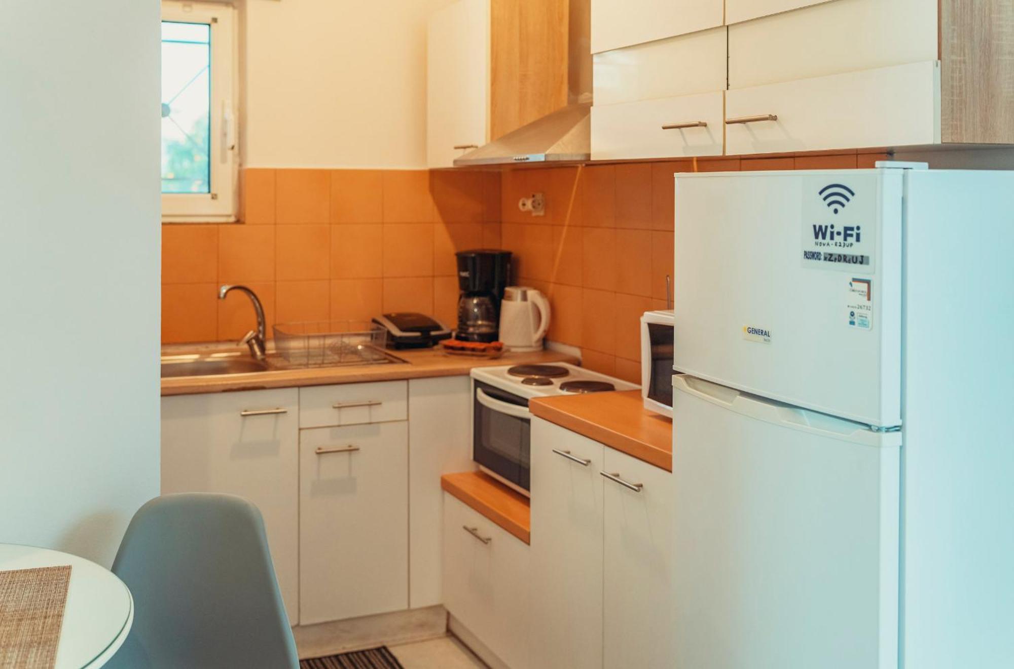 Crystal Cherry Apartment プレベザ エクステリア 写真